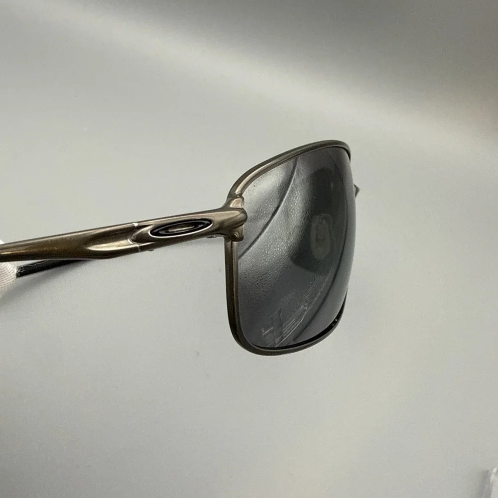 OAKLEY TAPER BLACK POLARIZED AUTHENTIC GUN MEDAL FRAMES SUNGLASSES VINTAGE 61-17